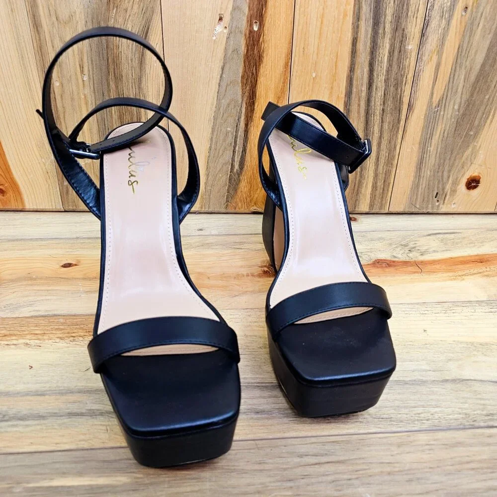 LULUS Platform Ankle Strap Heels Size 9